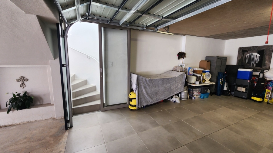 2 Bedroom Property for Sale in Island View Western Cape